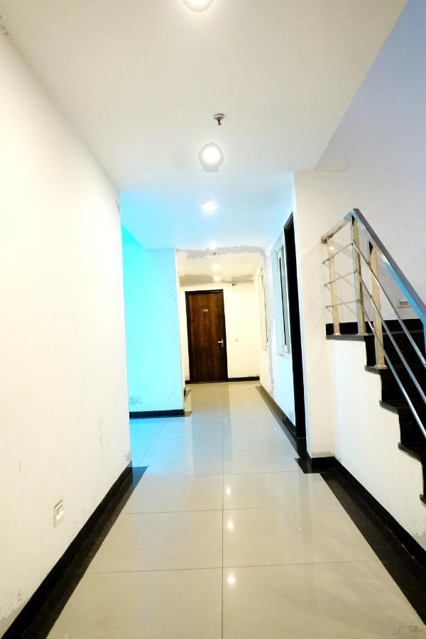 Hotel Almond Zirakpur Exterior foto